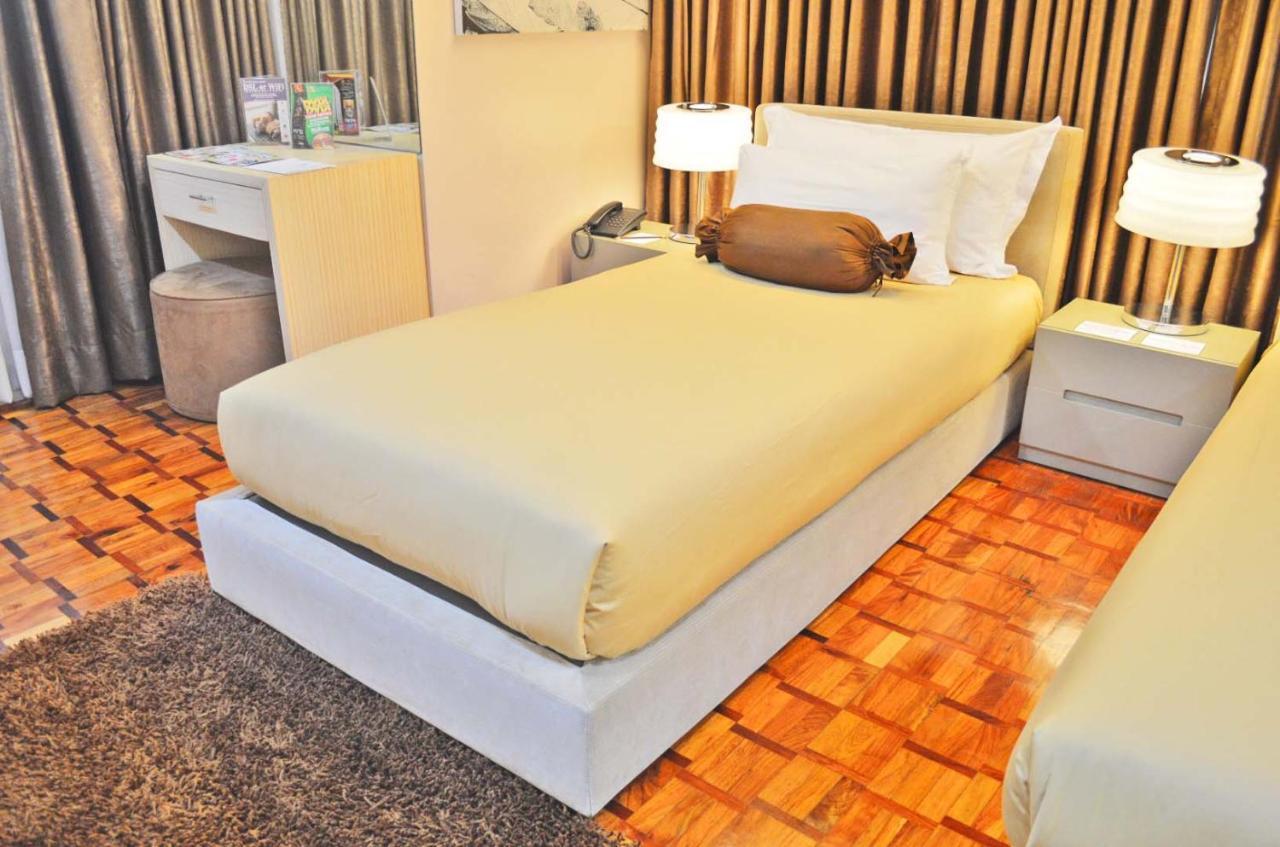 Prince Plaza II Condotel Makati City Exterior photo